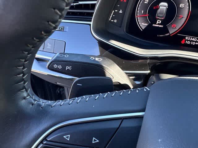 Used 2019 Audi Q8 Premium w/ Convenience Package AWD/4WD image 16
