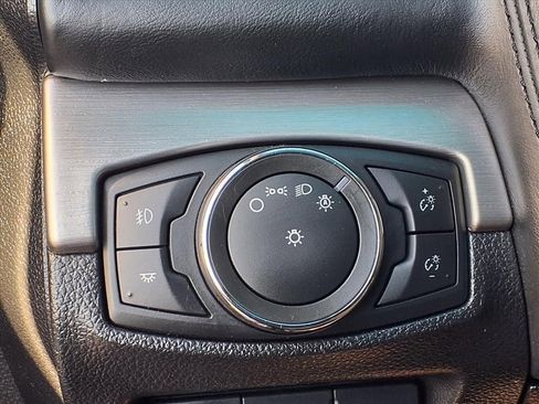 Used 2017 Ford Explorer Platinum image 8