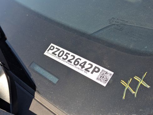 Used 2023 Mitsubishi Outlander SEL image 9