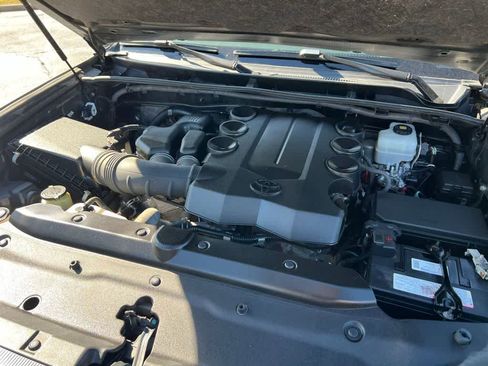 Used 2020 Toyota 4Runner Limited image 12