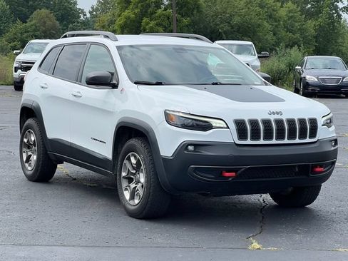 Used 2019 Jeep Cherokee Trailhawk w/ Cold Weather Group AWD/4WD image 15