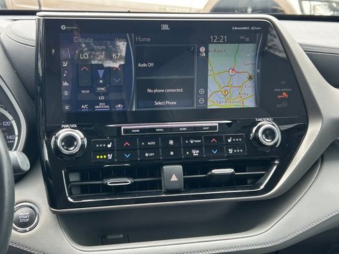 Used 2022 Toyota Highlander Limited image 22