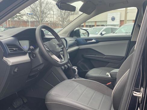 Certified 2023 Volkswagen Taos SE w/ Panoramic Sunroof Package image 13