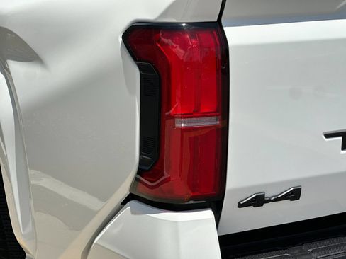 Used 2025 Toyota Tacoma SR5 AWD/4WD image 23