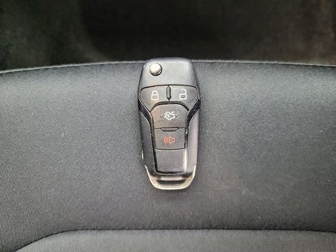 Used 2016 Ford Fusion SE AWD/4WD image 32