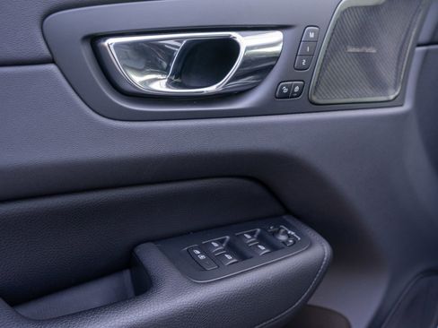 Used 2019 Volvo XC60 T6 Momentum w/ Advanced Package image 15