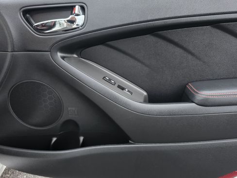 Used 2017 Kia Forte SX FWD image 10