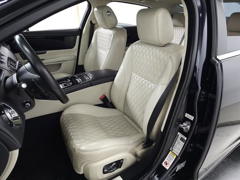 Used 2016 Jaguar XJ L Portfolio image 16