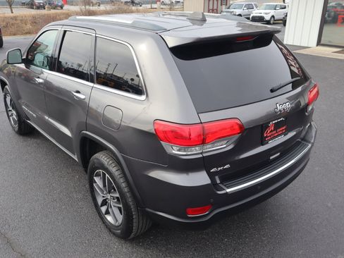 Used 2018 Jeep Grand Cherokee Limited image 14