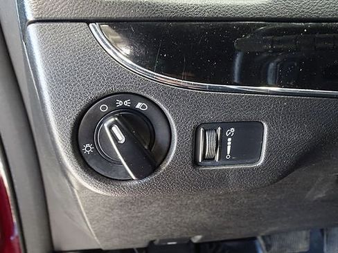 Used 2017 Dodge Grand Caravan SE image 18