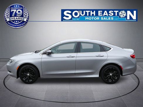 Used 2016 Chrysler 200 Limited w/ Convenience Group FWD image 7