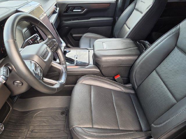 Used 2026 GMC Yukon Denali w/ LPO, Floor Liner Package AWD/4WD image 12