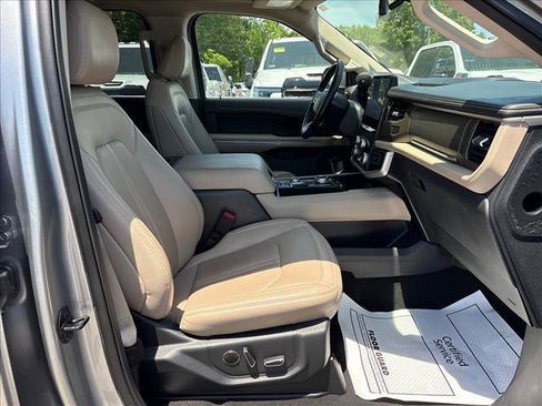 Used 2024 Ford Expedition Max Limited AWD/4WD image 7