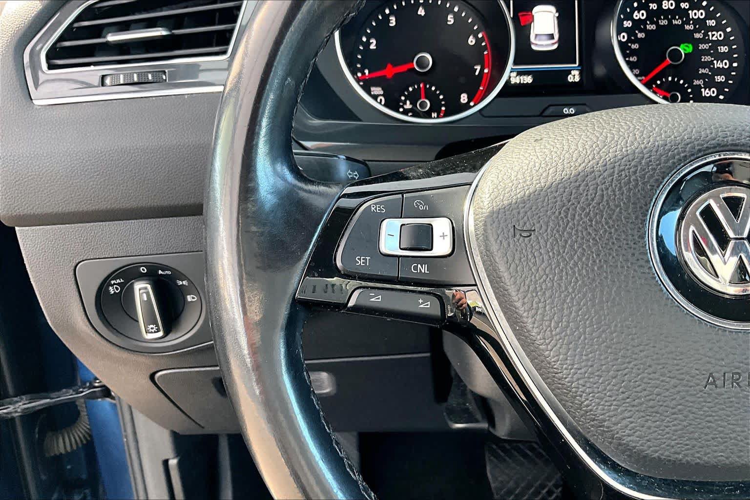 Used 2018 Volkswagen Tiguan SE FWD image 23