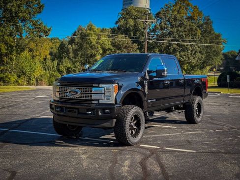 Used 2017 Ford F350 Platinum w/ Platinum Ultimate Package AWD/4WD image 7