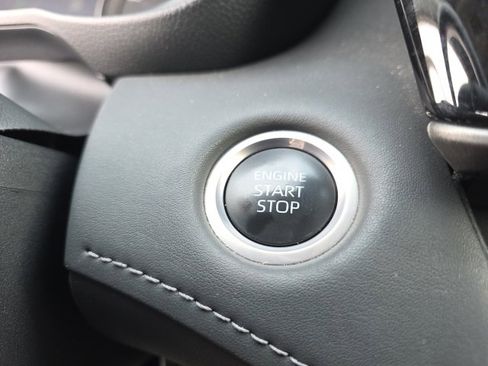 Used 2024 Toyota Highlander LE image 23