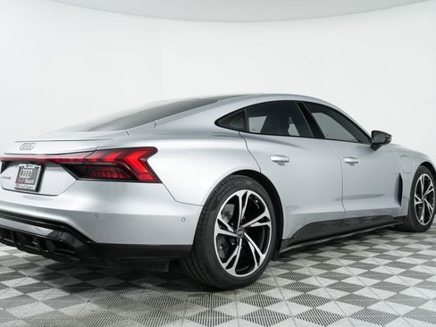 Used 2022 Audi e-tron GT Prestige image 7