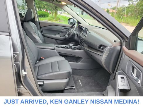 Certified 2023 Nissan Rogue SV w/ SV Premium B Package AWD/4WD image 21