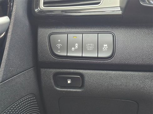 Used 2018 Kia Niro EX w/ EX Touring Graphite Edition image 17