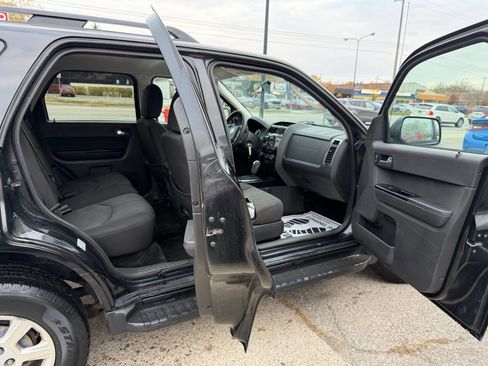 Used 2011 MAZDA Tribute i image 6