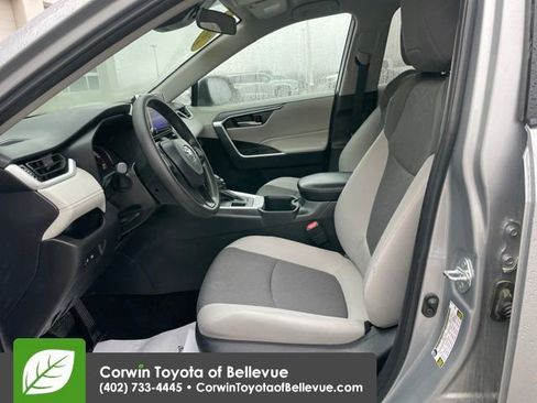 Used 2025 Toyota RAV4 XLE image 17