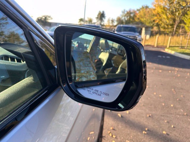 Used 2025 Jeep Grand Cherokee L Altitude AWD/4WD image 12