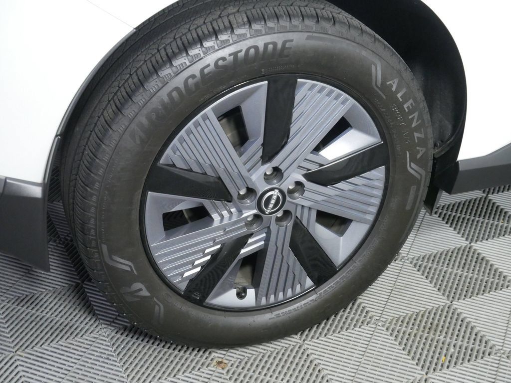 Used 2025 Nissan Murano SL AWD/4WD image 11