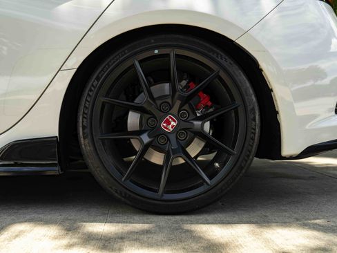 Used 2023 Honda Civic Type R image 15