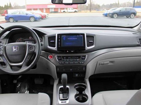 Used 2017 Honda Pilot EX-L image 12