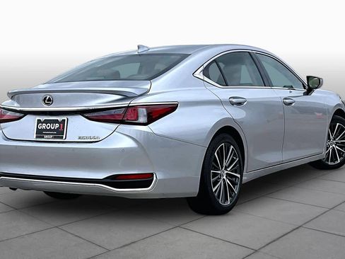 Used 2025 Lexus ES 300h w/ Premium Package image 13