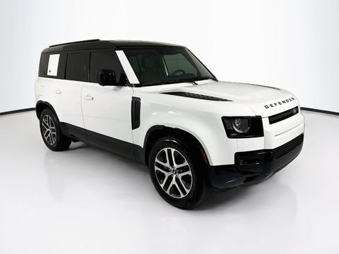 Used 2024 Land Rover Defender 110 X-Dynamic SE AWD/4WD image 3