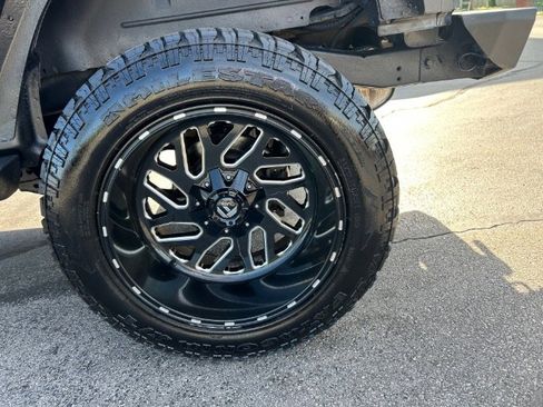 Used 2017 Jeep Wrangler Freedom Edition AWD/4WD image 4