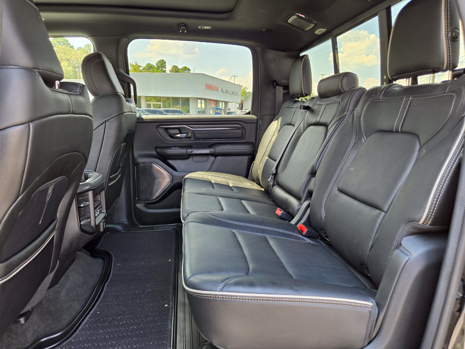 Used 2023 RAM 1500 Limited AWD/4WD image 13