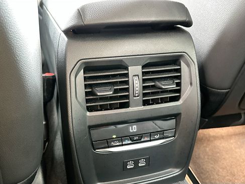 Used 2023 BMW i4 eDrive35 image 26