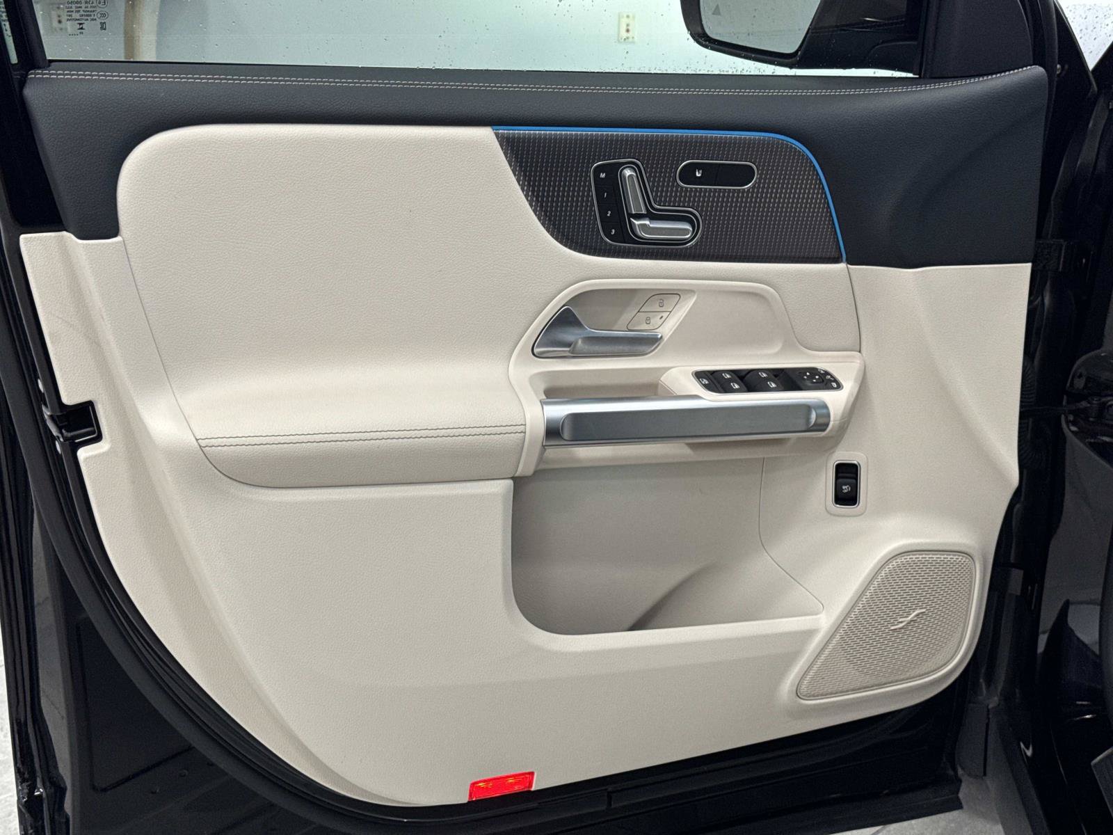 Certified 2023 Mercedes-Benz EQB 300 4MATIC image 10