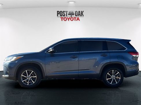 Used 2019 Toyota Highlander XLE image 4