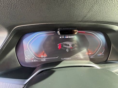 Used 2020 BMW X7 M50i image 7