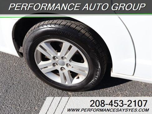 Used 2018 Dodge Grand Caravan SXT FWD image 2