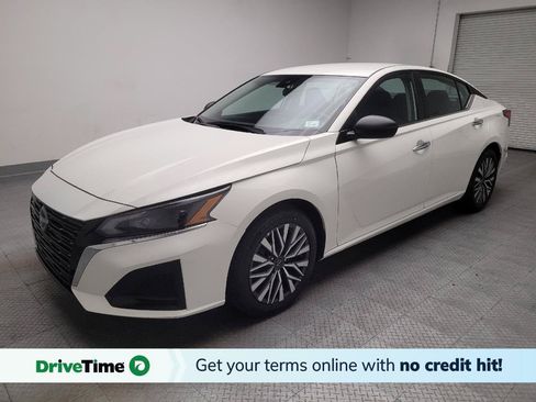 Used 2025 Nissan Altima 2.5 SV FWD image 1