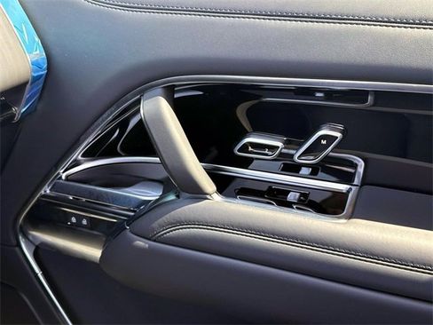 New 2025 Land Rover Range Rover SE image 19