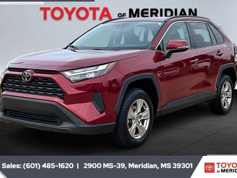Used 2022 Toyota RAV4 XLE image 10