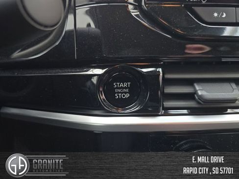 New 2025 Nissan Pathfinder SV w/ Black Appearance Package image 24