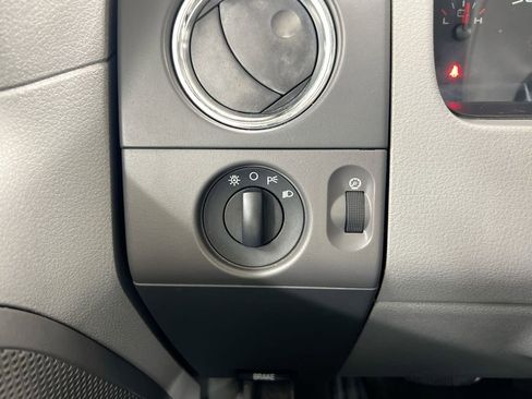 Used 2007 Ford F150 XLT image 16