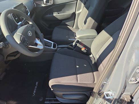 New 2026 Hyundai Venue SE FWD image 4