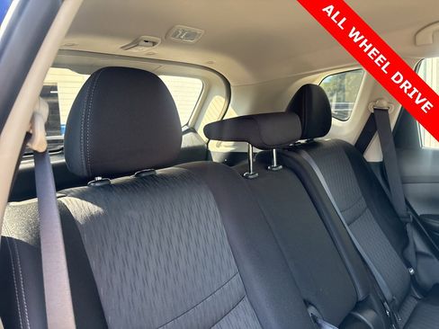 Used 2017 Nissan Rogue SV image 26