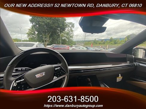 Used 2025 Cadillac Escalade Premium Luxury w/ Touring Package AWD/4WD image 17