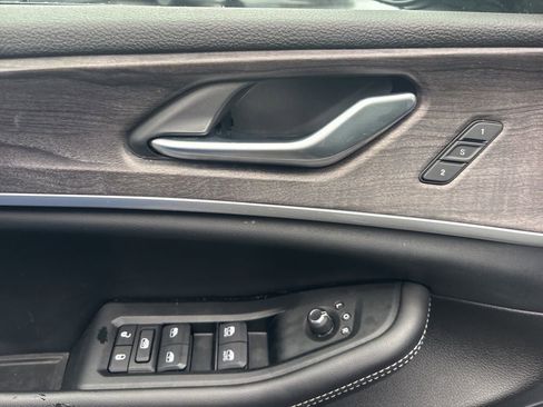 Used 2024 Jeep Grand Cherokee L Limited w/ Luxury Tech Group II image 20