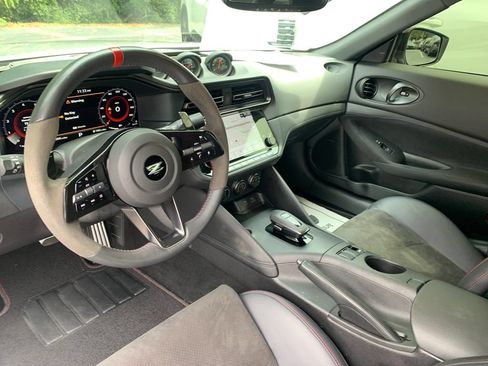 Used 2025 Nissan Z NISMO w/ Floor Mat Package RWD image 12
