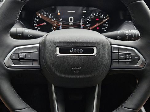 New 2026 Jeep Compass Latitude image 23