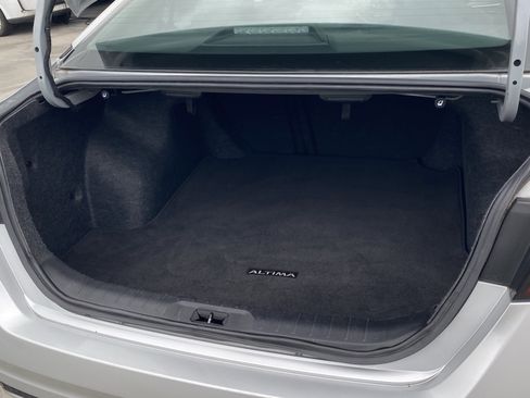 Used 2024 Nissan Altima 2.5 SV image 12